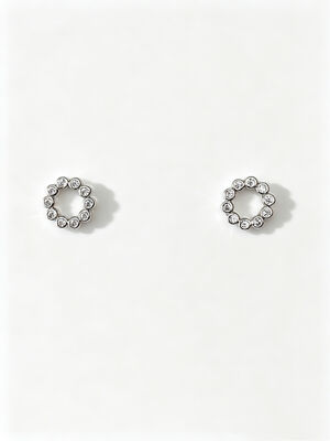 Anting Lingkaran Perak Putih Rhodium CZ 925 batu zirkonia kubik yang halus dan berkilau tertanam dalam perak sterling ideal untuk dipakai sehari-hari dan acara khusus