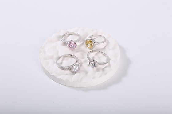 925 Perak CZ Pink Moissanite Rings Eternal Wedding Rings 1.78g Untuk Wanita
