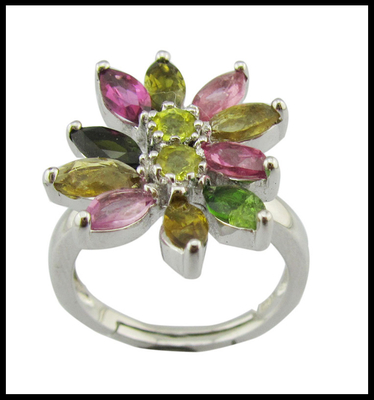 Cincin Batu permata berlapis rhodium yang elegan dalam bentuk bulat dan oval untuk tourmaline mode yang elegan
