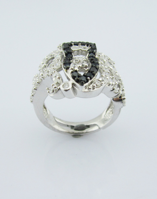 Elegant Rhodium Plated 925 Perhiasan Perak Set Desain Klasik Bezel Setting Stud Earrings