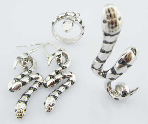 Klasik Perhiasan Perak Sterling Set dengan 18 Inci Bezel Set Link Gelang