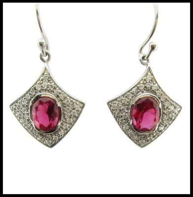 AAA Grade Kubic Zirconia Bentuk Hati Earrings Hypoallergenic Untuk Casual Party Wear