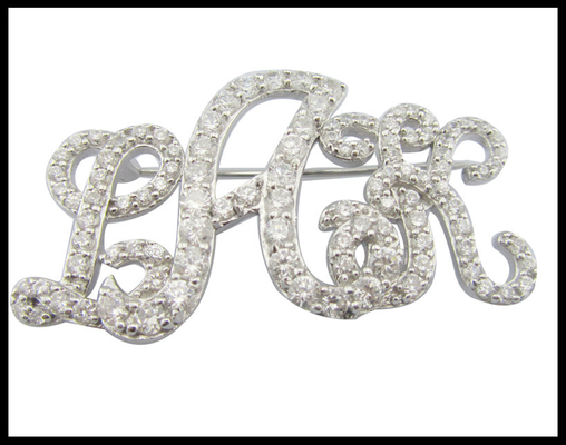 925 Perak CZ Brooch Dengan Ukiran rumit Untuk kesempatan formal Seseorang Khusus Sterling Perak Brooch