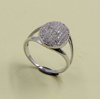 Cincin pertunangan perak 925 CZ yang berkilau dihiasi dengan Batu Zirkonia Kubik Kelas AAA