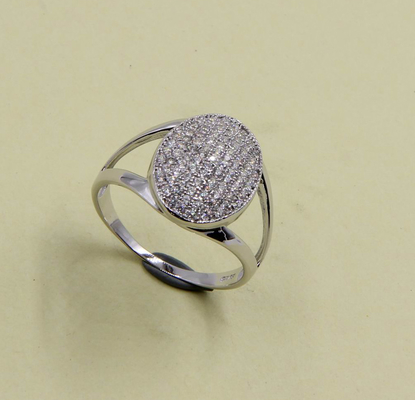 Cincin pertunangan perak 925 CZ yang berkilau dihiasi dengan Batu Zirkonia Kubik Kelas AAA