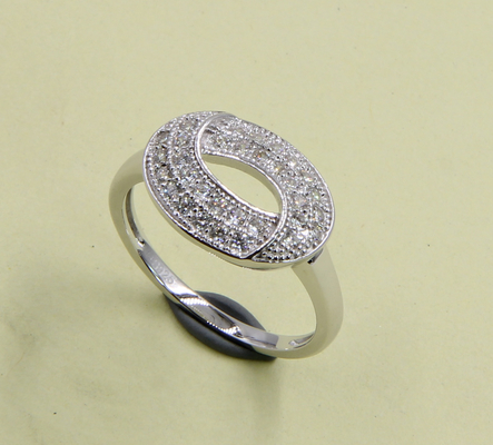 Bulat Swirl Ring Oval 925 Sterling Perak Eternity Bands Dengan Kelas AAA Zirconia Kubik Untuk Ulang Tahun Pernikahan