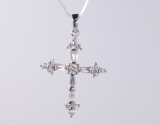 New Cross Koleksi 925 Sterling Silver Religious Pendant dengan berkilau kubik Zirconia es Crossd keluar liontin