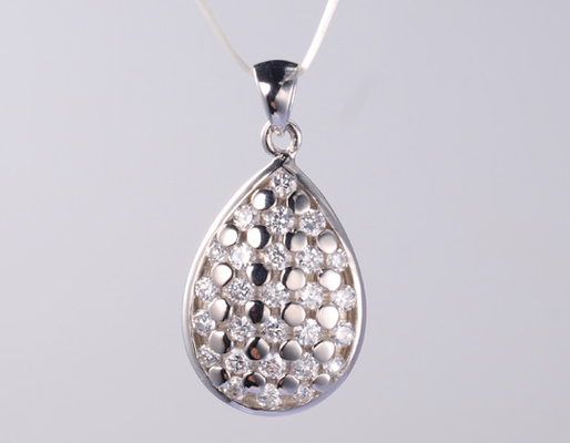 Geometri 18K Gold Cross Pendant dengan Zircon Stones 1.25mm/1.5mm